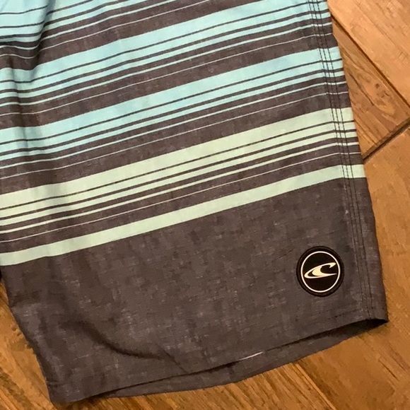 O’Neill men’s board shorts. Size 38. - Picture 2 of 6